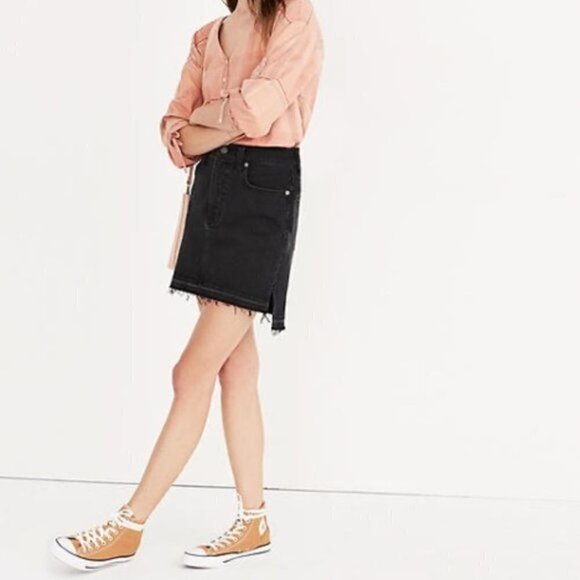 Madewell Step-Hem Jean Skirt in Washed Black‎ Size 30 - Picture 2 of 6